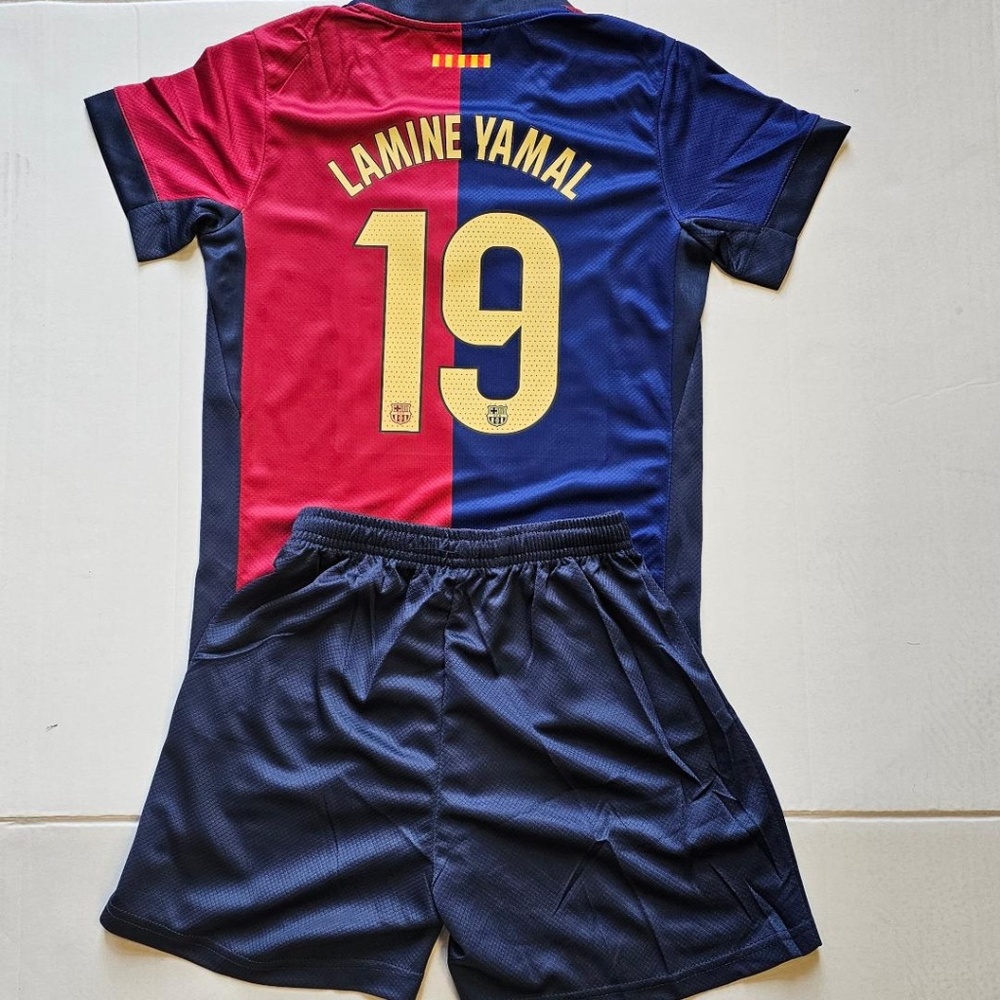 LAMINE YAMAL KIT SET 2 PC SHORT AND JERSEY